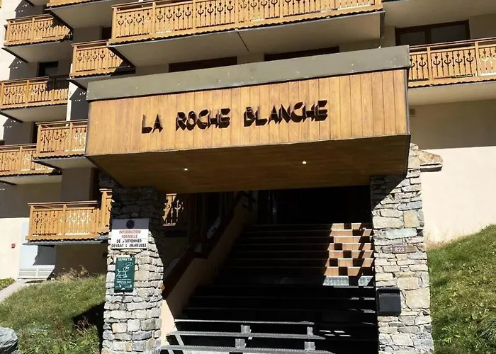 Roche Blanche - Location: Beau Renove Mae-9086 *
