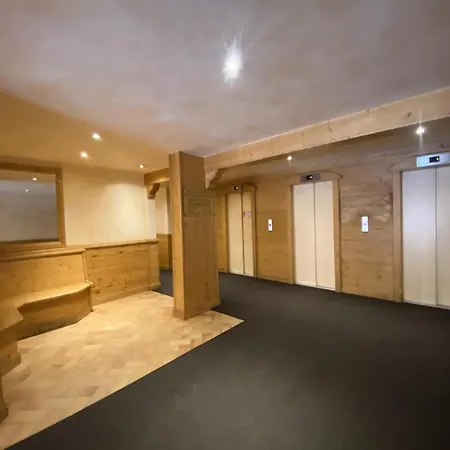 Roche Blanche - Location: Beau Renove Mae-9086