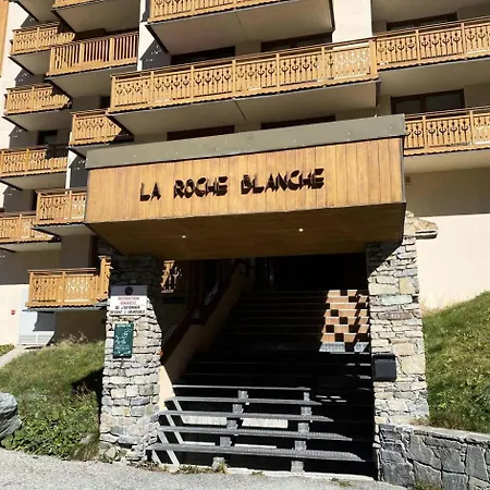 Roche Blanche - Location: Beau Renove Mae-9086 *