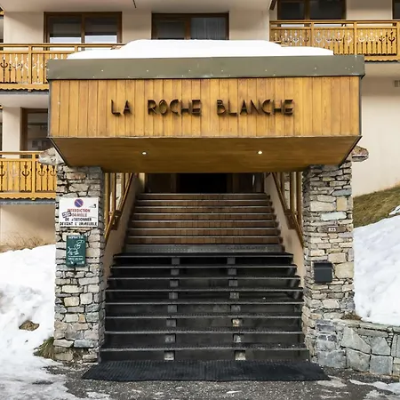 Roche Blanche - Location: Beau Renove Mae-9086