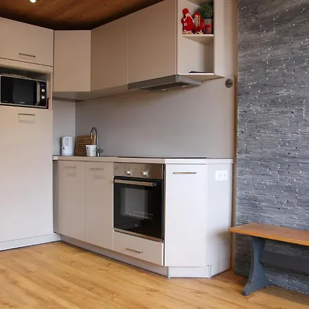 Roche Blanche - Location: Beau Renove Mae-9086 *