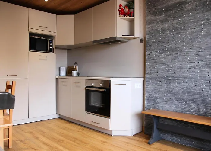 Roche Blanche - Location: Beau Renove Mae-9086 Apartment